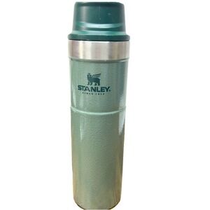 Stanley Classic 20oz One Hand Hammertone Green Push Button Travel Mug Coffee